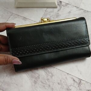 Vintage Black Leather Wallet with Kisslock
